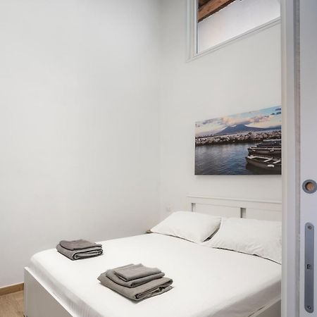 Appartamento Darling'S House Napoli Esterno foto